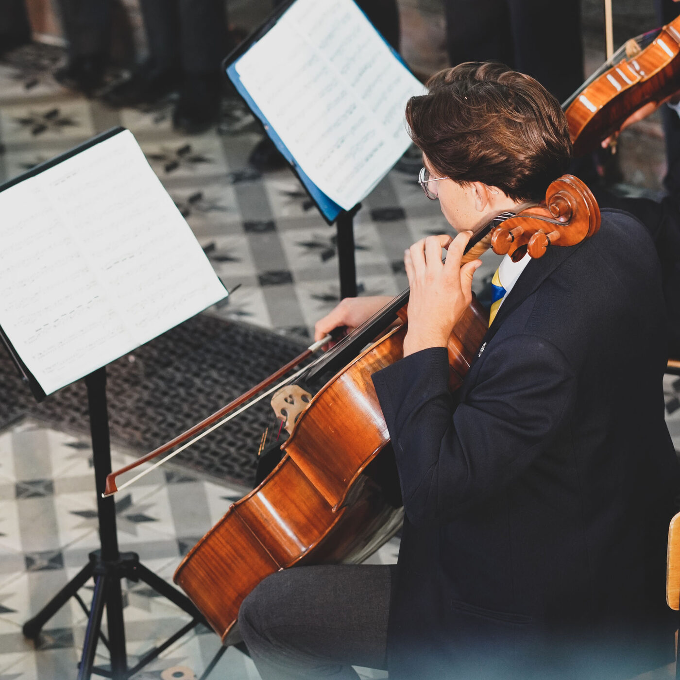 Jeune violoncelliste de l'Académie en concert
